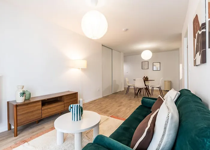 Boileau - T2 Avec 1 1 Salle De Bain * Merignac (Gironde)